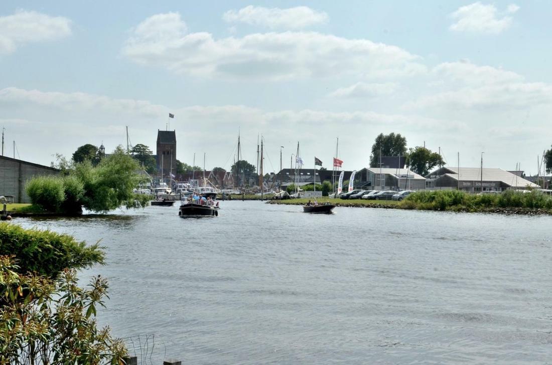 Chalet 'De Lanterfanter' Grou Apartment Exterior foto